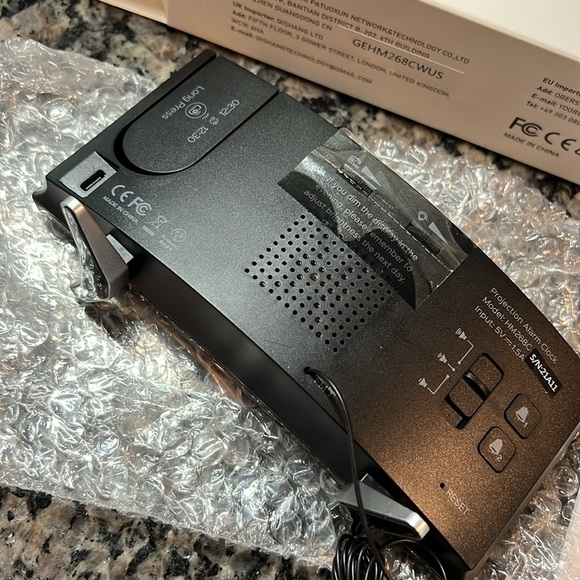 Projection alarm clock NIB - Picture 5 of 9